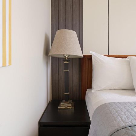Hotel Auberge Manoir Ville Marie Монреаль Экстерьер фото